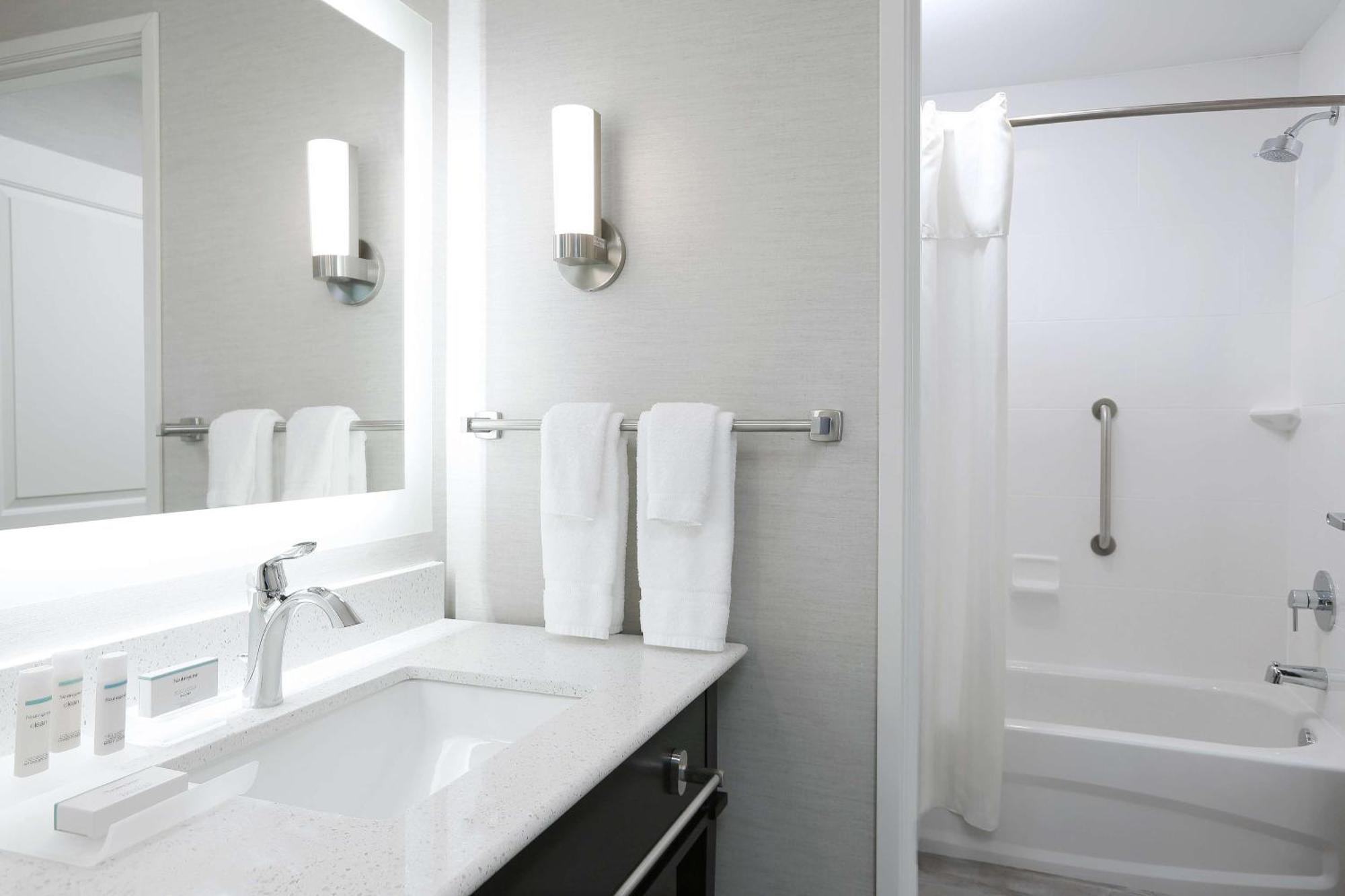 Homewood Suites By Hilton West Fargo/Sanford Medical Center Экстерьер фото